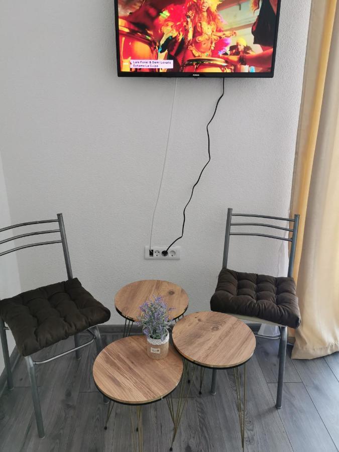 GOPO Guesthouse Elshani Eksteriør billede