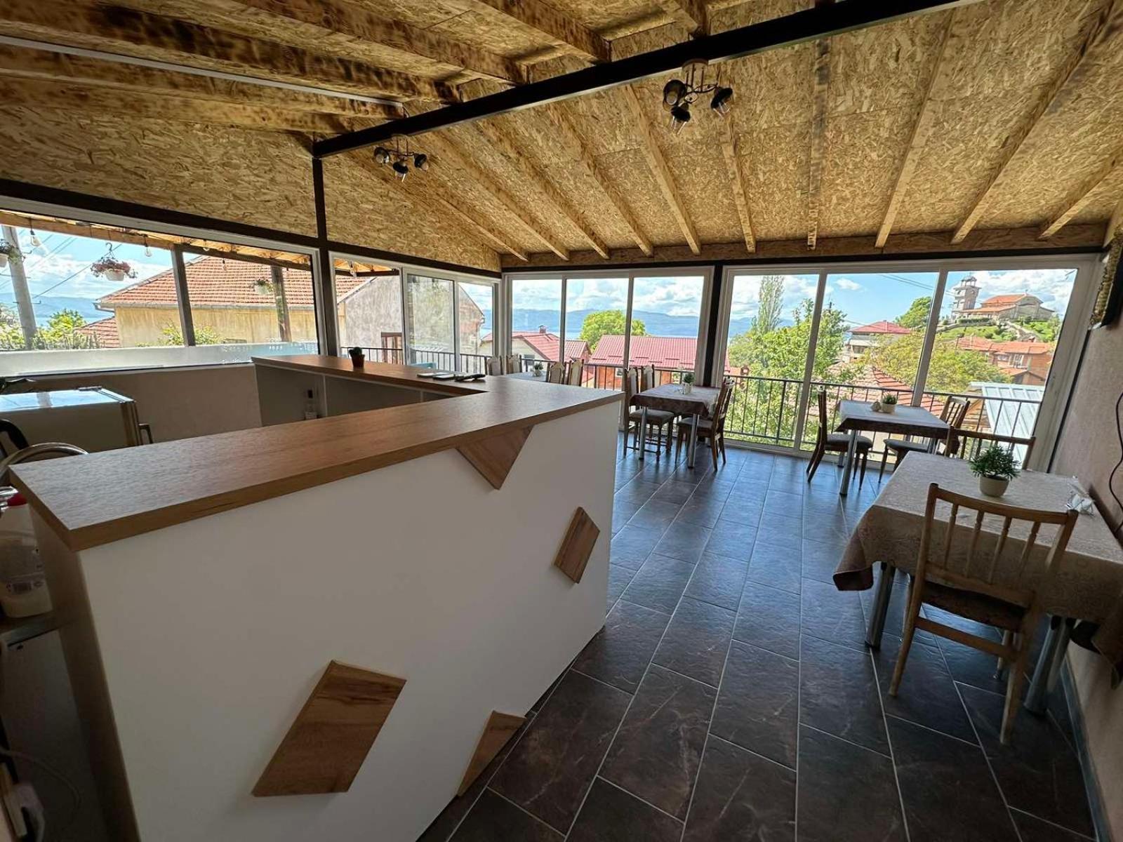 GOPO Guesthouse Elshani Eksteriør billede